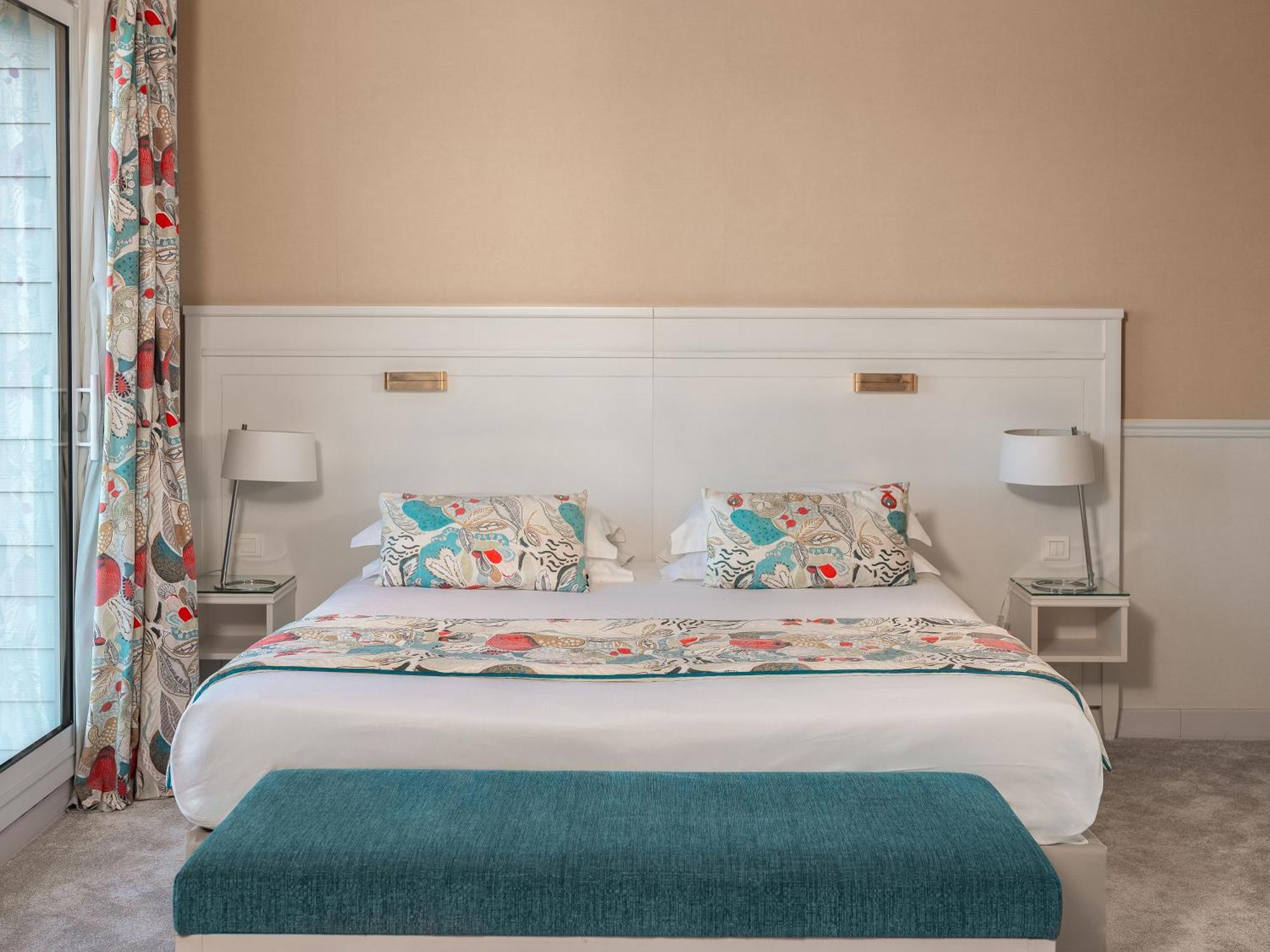 Castel Clara Thalasso & Spa Bangor Bagian luar foto
